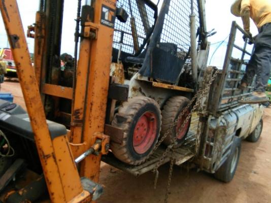ขอบคุณลูกค้า จากกาญจนบุรีครับ มาอุดหนุน รถตักล้อยาง BOBCAT ขนาดเล็ก TCM 315 ไปใช้งานครับ ขอบคุณลูกค้า จากกาญจนบุรีครับ มาอุดหนุน รถตักล้อยาง BOBCAT ขนาดเล็ก TCM 315 ไปใช้งานครับ
