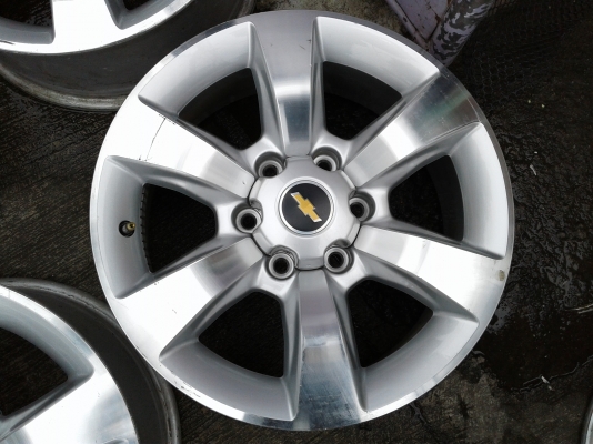 แม็ก Chevrolet TrailBlazer ขอบ18- 6รู139 กว้าง 7.5 นิ้ว ET33  สภาพเดิมๆไม่คดไม่ดุ้ง ไม่เคยเก็บงาน มีรอยจากการใช้งานบ้าง ราคา 4 วง 6,900 บาท