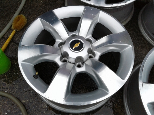 แม็ก Chevrolet TrailBlazer ขอบ18- 6รู139 กว้าง 7.5 นิ้ว ET33  สภาพเดิมๆไม่คดไม่ดุ้ง ไม่เคยเก็บงาน มีรอยจากการใช้งานบ้าง ราคา 4 วง 6,900 บาท
