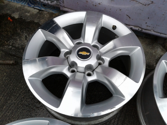 แม็ก Chevrolet TrailBlazer ขอบ18- 6รู139 กว้าง 7.5 นิ้ว ET33  สภาพเดิมๆไม่คดไม่ดุ้ง ไม่เคยเก็บงาน มีรอยจากการใช้งานบ้าง ราคา 4 วง 6,900 บาท