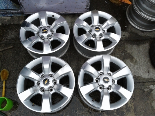 แม็ก Chevrolet TrailBlazer ขอบ18- 6รู139 กว้าง 7.5 นิ้ว ET33  สภาพเดิมๆไม่คดไม่ดุ้ง ไม่เคยเก็บงาน มีรอยจากการใช้งานบ้าง ราคา 4 วง 6,900 บาท