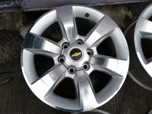 แม็ก Chevrolet TrailBlazer ขอบ18- 6รู139 กว้าง 7.5 นิ้ว ET33  สภาพเดิมๆไม่คดไม่ดุ้ง ไม่เคยเก็บงาน มีรอยจากการใช้งานบ้าง ราคา 4 วง 6,900 บาท
