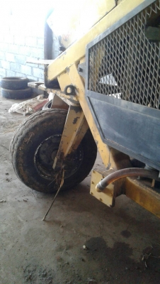 รถคีบอ้อยสามล้อ