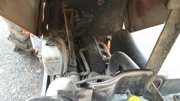 ขายรถไถ L4508  อุปกรณ์ ใบดันหน้า ผานหลัง เอกสารครบพร้อมโอน