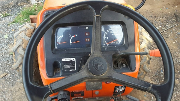 ขายรถไถ L4508  อุปกรณ์ ใบดันหน้า ผานหลัง เอกสารครบพร้อมโอน