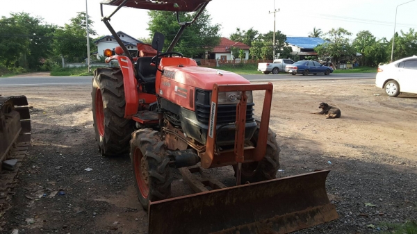 ขายรถไถ L4508  อุปกรณ์ ใบดันหน้า ผานหลัง เอกสารครบพร้อมโอน