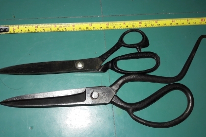 ขายกรรไกรหางและกรรไกรตัดผ้าแพ็คคู่งานเก่าๆ