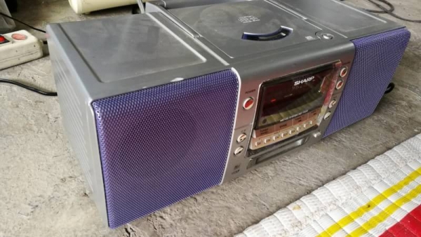 500 บ. ส่งฟรี 083-2000058 LINE ID: line832923 เครื่องเล่นเพลงยี่ห้อSHARP แบบต่อเล่น CD TUNER FM AM MD รูปทรงสวยงาม ใช้ไฟ 100V. 500 บ. ส่งฟรี 083-2000058 LINE ID: line832923 เครื่องเล่นเพลงยี่ห้อSHARP แบบต่อเล่น CD TUNER FM AM MD รูปทรงสวยงาม ใช้ไฟ 100V.