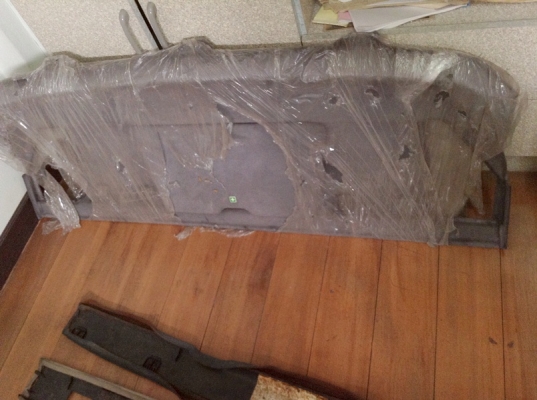 แผงทับทิมแต่งW126 แผงจิ้งหรีดขับซ้ายมี แผงจิ้งหรีด190E ไฟท้าย190E ไฟเพดานW202 สปอร์ทไลท์ซ็ายR129 อีกเล็กน้อย