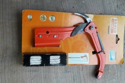 ขายกรรไกรกระตุกตัดกิ่งไม้ BAHCO MADE IN FRANCE.