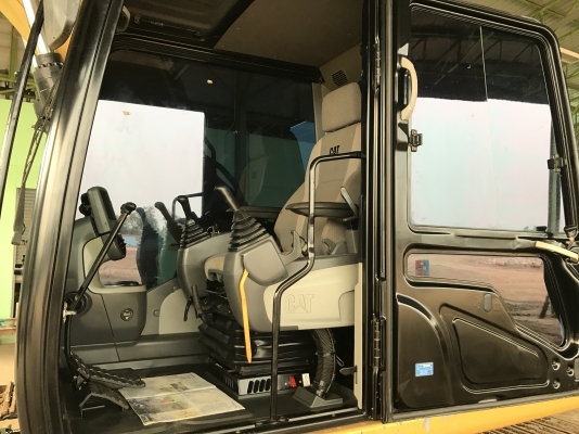 ขาย CAT318D2L ตัวใหม่ล่าสุด รถสวยมาก 3200ชั่วโมง แน่นทั้งคัน สนใจติดต่อ 081-4283210 ชมรถได้ทุกวัน