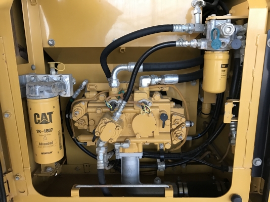 ขาย CAT318D2L ตัวใหม่ล่าสุด รถสวยมาก 3200ชั่วโมง แน่นทั้งคัน สนใจติดต่อ 081-4283210 ชมรถได้ทุกวัน