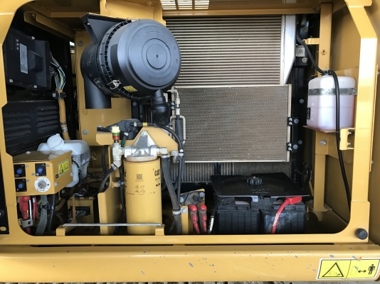 ขาย CAT318D2L ตัวใหม่ล่าสุด รถสวยมาก 3200ชั่วโมง แน่นทั้งคัน สนใจติดต่อ 081-4283210 ชมรถได้ทุกวัน