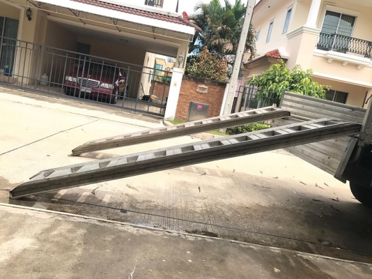 บันไดอลูมิเนียม ขึ้นรถยนต์ รถไถ