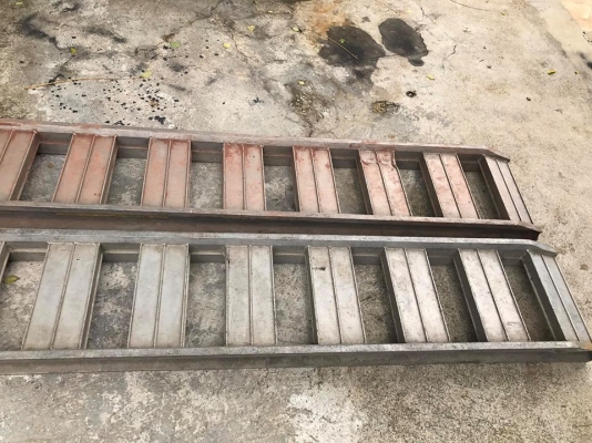 บันไดอลูมิเนียม ขึ้นรถยนต์ รถไถ รับน้ำหนักได้2ตัน เบาสามารถ ยกคนเดี่ยวได้ครับ ยาว2.75 เมตร กว้าง36เซนติเมตร บันไดอลูมิเนียม ขึ้นรถยนต์ รถไถ รับน้ำหนักได้2ตัน เบาสามารถ ยกคนเดี่ยวได้ครับ ยาว2.75 เมตร กว้าง36เซนติเมตร