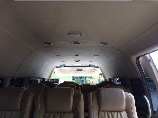 รถตู้ TOYOTA COMMUNITER 2.5  เครื่อง 2500  CC เบาะปั้น 4 แถว