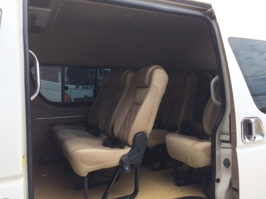 รถตู้ TOYOTA COMMUNITER 2.5  เครื่อง 2500  CC เบาะปั้น 4 แถว
