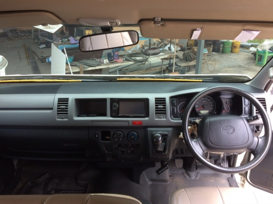 รถตู้ TOYOTA COMMUNITER 2.5  เครื่อง 2500  CC เบาะปั้น 4 แถว