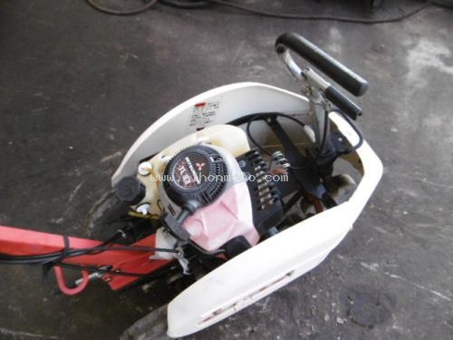 รถเก็บเกี่ยวพืชหัวใต้ดิน OCHIAI KR-1X รหัสสินค้า : 80803411 ราคาเพียง 14,000 บาท www.nihonmono.com