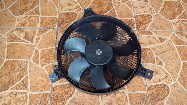 พัดลมเป่าแผงแอร์ ของรถ NISSAN