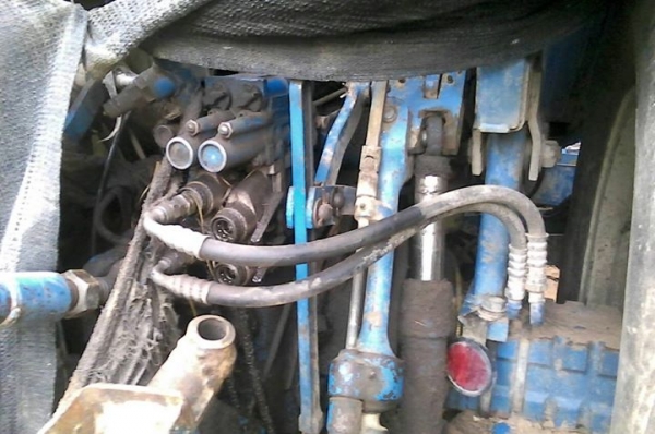 ขายตามสภาพ รถไถฟอดร์ 8210 โฟวิน พร้อมทะเบียน ขายตามสภาพ รถไถฟอดร์ 8210 โฟวิน พร้อมทะเบียน