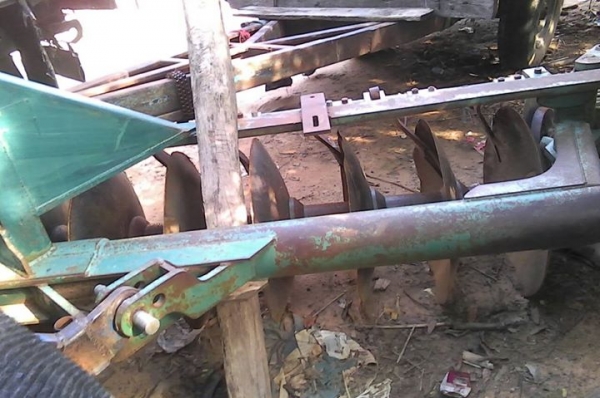 ขายตามสภาพ รถไถฟอดร์ 8210 โฟวิน พร้อมทะเบียน ขายตามสภาพ รถไถฟอดร์ 8210 โฟวิน พร้อมทะเบียน