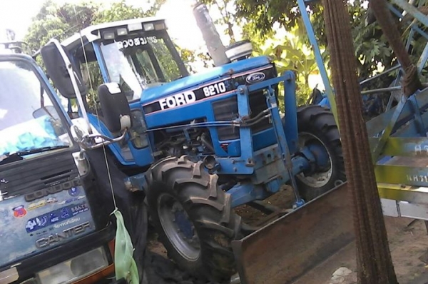 ขายตามสภาพ รถไถฟอดร์ 8210 โฟวิน พร้อมทะเบียน ขายตามสภาพ รถไถฟอดร์ 8210 โฟวิน พร้อมทะเบียน