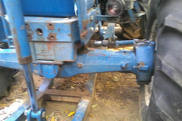 ขายตามสภาพ รถไถฟอดร์ 8210 โฟวิน พร้อมทะเบียน ขายตามสภาพ รถไถฟอดร์ 8210 โฟวิน พร้อมทะเบียน