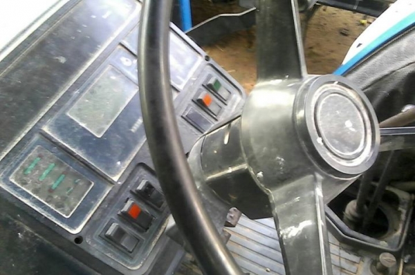 ขายตามสภาพ รถไถฟอดร์ 8210 โฟวิน พร้อมทะเบียน ขายตามสภาพ รถไถฟอดร์ 8210 โฟวิน พร้อมทะเบียน