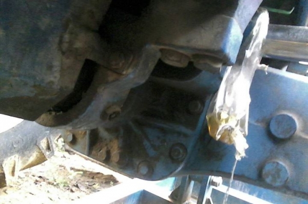 ขายตามสภาพ รถไถฟอดร์ 8210 โฟวิน พร้อมทะเบียน ขายตามสภาพ รถไถฟอดร์ 8210 โฟวิน พร้อมทะเบียน