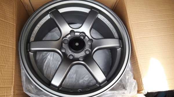 ล้อ Gram Light 57s offset 35  4รู100-114 ขอบ 15 ล้อใหม่ ยังไม่เคยใช้งานเท่ๆ แถมจุ๊ปล้อเลส 4 ตัว