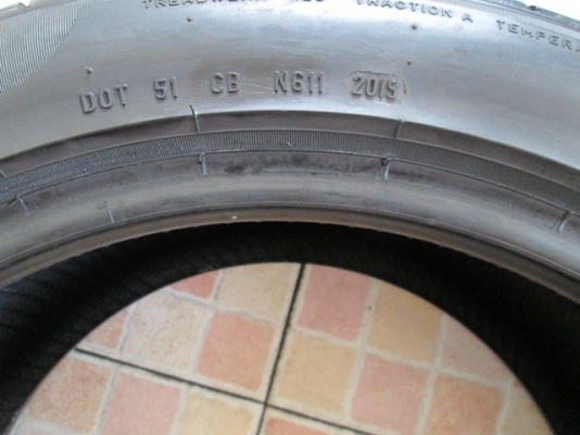 ยาง 245-45-17 PIRELLI P1 กลางปี15 ดอกท่วม (1ชุด)