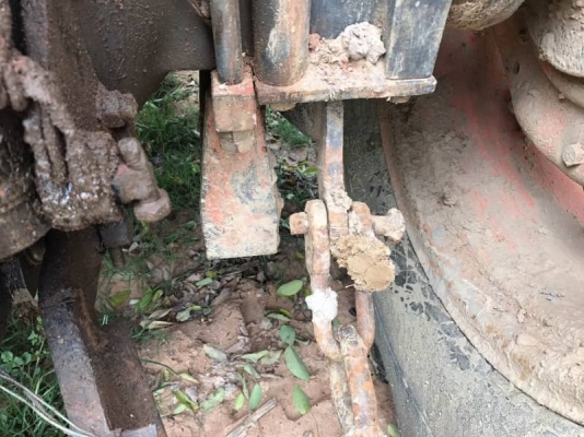 ขาย 295,000 บาท KUBOTA M7040 ปี 51 เครื่องดี เกียร์ดี (ไฟตาแตกหมด). - ( ใบมีดดันหน้า -ผาน 7 ตราช้าง ) เอกสารเล่ทะเบียนพร้อมโอน)  รถอยู่ จ.ยโสธร โทร&amp;ไอดีไลน์ 0610710295