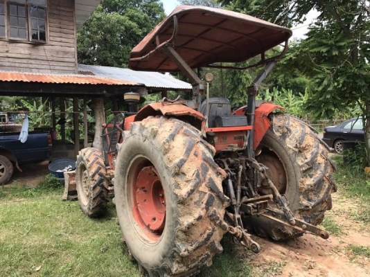 ขาย 295,000 บาท KUBOTA M7040 ปี 51 เครื่องดี เกียร์ดี (ไฟตาแตกหมด). - ( ใบมีดดันหน้า -ผาน 7 ตราช้าง ) เอกสารเล่ทะเบียนพร้อมโอน)  รถอยู่ จ.ยโสธร โทร&amp;ไอดีไลน์ 0610710295