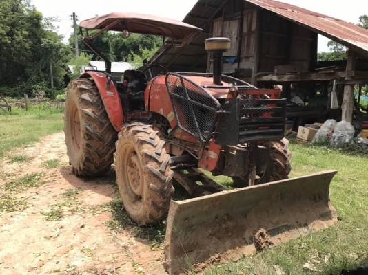 ขาย 295,000 บาท KUBOTA M7040 ปี 51 เครื่องดี เกียร์ดี (ไฟตาแตกหมด). - ( ใบมีดดันหน้า -ผาน 7 ตราช้าง ) เอกสารเล่ทะเบียนพร้อมโอน)  รถอยู่ จ.ยโสธร โทร&amp;ไอดีไลน์ 0610710295