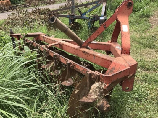 ขาย 295,000 บาท KUBOTA M7040 ปี 51 เครื่องดี เกียร์ดี (ไฟตาแตกหมด). - ( ใบมีดดันหน้า -ผาน 7 ตราช้าง ) เอกสารเล่ทะเบียนพร้อมโอน)  รถอยู่ จ.ยโสธร โทร&amp;ไอดีไลน์ 0610710295