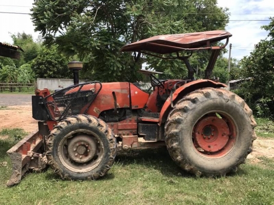 ขาย 295,000 บาท KUBOTA M7040 ปี 51 เครื่องดี เกียร์ดี (ไฟตาแตกหมด). - ( ใบมีดดันหน้า -ผาน 7 ตราช้าง ) เอกสารเล่ทะเบียนพร้อมโอน)  รถอยู่ จ.ยโสธร โทร&amp;ไอดีไลน์ 0610710295
