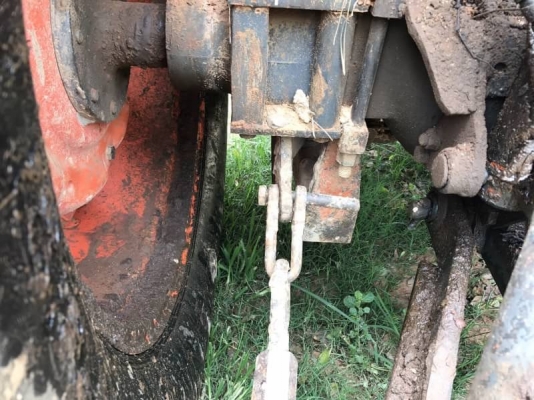 ขาย 295,000 บาท KUBOTA M7040 ปี 51 เครื่องดี เกียร์ดี (ไฟตาแตกหมด). - ( ใบมีดดันหน้า -ผาน 7 ตราช้าง ) เอกสารเล่ทะเบียนพร้อมโอน)  รถอยู่ จ.ยโสธร โทร&amp;ไอดีไลน์ 0610710295