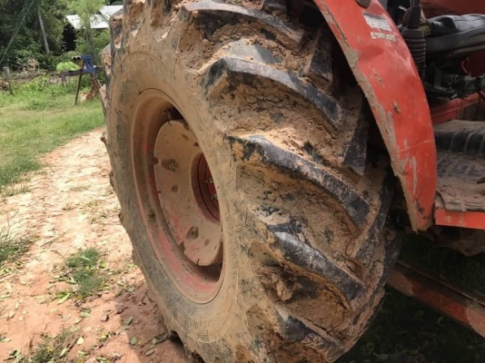 ขาย 295,000 บาท KUBOTA M7040 ปี 51 เครื่องดี เกียร์ดี (ไฟตาแตกหมด). - ( ใบมีดดันหน้า -ผาน 7 ตราช้าง ) เอกสารเล่ทะเบียนพร้อมโอน)  รถอยู่ จ.ยโสธร โทร&amp;ไอดีไลน์ 0610710295