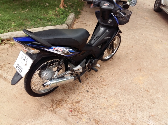 ขายมอไซค์ Honda Wave100X เดิม ๆรถเดิม ๆ เครื่องดี เอกสารพร้อมโอน  ขายราคา18,500บาท สนใจสอบถามได้ครับ 080-1696651 รถอยู่ที่โรงพยาบาลปทุมราชวงศาจังหวัดอำนาจเจริญ