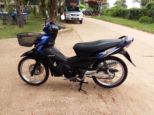 ขายมอไซค์ Honda Wave100X เดิม ๆรถเดิม ๆ เครื่องดี เอกสารพร้อมโอน  ขายราคา18,500บาท สนใจสอบถามได้ครับ 080-1696651 รถอยู่ที่โรงพยาบาลปทุมราชวงศาจังหวัดอำนาจเจริญ