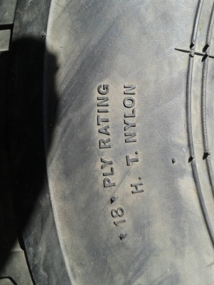 ยาง 10.00 _ 15 ผ้าใบ สวยๆ 4 เส้น ลดราคาเหลือ 6800 บาท ยาง 10.00 _ 15 ผ้าใบ สวยๆ 4 เส้น ลดราคาเหลือ 6800 บาท