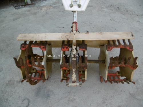 เครื่องกำจัดวัชพืชในร่องข้าว ROBIN RC04C ราคาพิเศษ 9,800 บาท รหัสสินค้า : 80803325 www.nihonmono.com