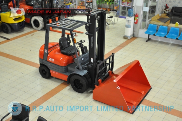 ขายรถโฟล์คลิฟท์มือสอง  TOYOTA รุ่น 6FD25-40951 นำเข้าจากประเทศญี่ปุ่น 100\% ไม่เคยใช้งานในไทย