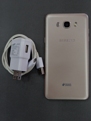 Samsung Galaxy J7 (2016) สีทอง สภาพใหม่ ประกันศูนย์ถึง ม.ค.61 มีที่ชาร์ท ส่งฟรี