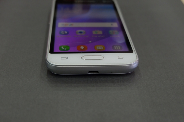 Samsung Galaxy J1 MINI สีขาว สภาพใหม่ ประกันศูนย์ถึง ธ.ค.60 ส่งฟรี