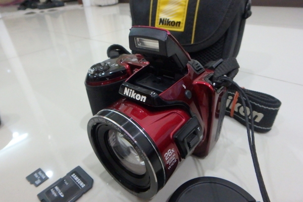 กล้องซูม Nikon L810 สีแดง 16 MP Mem 16 GB ซูมได้ 26 เท่า สภาพใหม่ ส่งฟรี