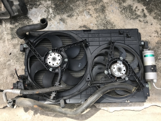 หม้อน้ำพร้อมพัดลมเเผงเเอรโฟค GOLF MK4 เก่าญี่ปุ่นเเท้สภาพสวย หม้อน้ำพร้อมพัดลมเเผงเเอรโฟค GOLF MK4 เก่าญี่ปุ่นเเท้สภาพสวย