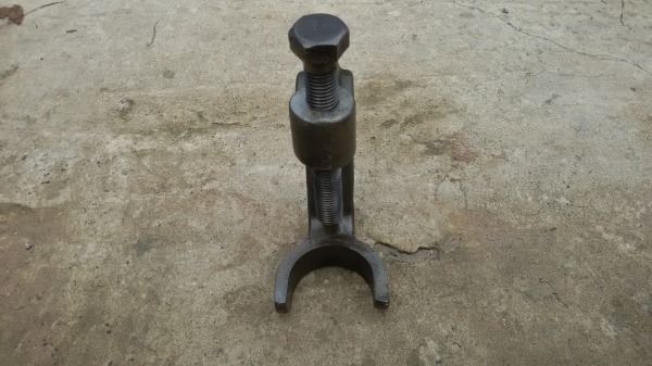 เหล็กถอดพวงมาลัยU.S.A. รุ่นเก่า 70 กว่าปี เหล็กถอดพวงมาลัยU.S.A. รุ่นเก่า 70 กว่าปี