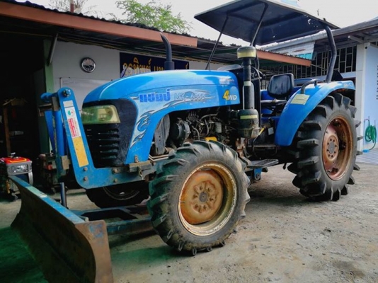 แชมป์ MX6055 4 WD ใบมีดดันหน้า ผานหลัง เครื่องดี เกียร์ดี ขายตามสภาพ